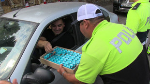 Emniyetten sürücülere tatlı molası