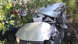 Erzincan'da hafif ticari araçla kamyon çarpıştı: 4 ölü, 1 yaralı