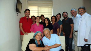 Evlilik yıl dönümlerini hastanede kutladılar