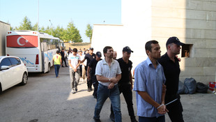 Sakaryada gözaltına alınan 19 öğretmen adliyeye sevk edildi