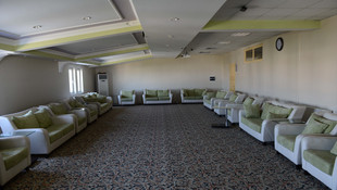 FETÖ'nün okulunda zincirli, siyah camlı gizli odalar