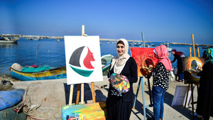 Filistinli kadınlar özgürlük filosu için resim yaptı