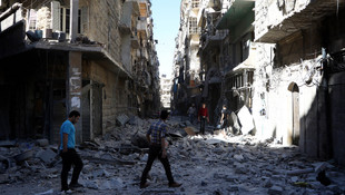 Halep'te sivillere hava saldırısı: 56 ölü, 220 yaralı