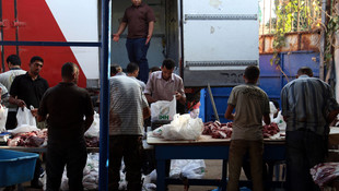 İHH Gazze'de kurban eti dağıttı