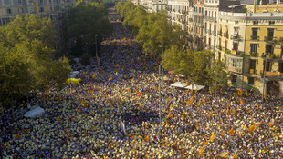 Katalonya'nın bağımsızlık talebi sokaklara yansıdı