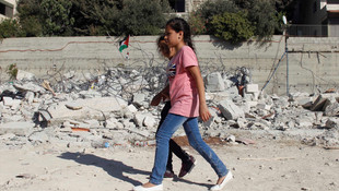 İsrail Kudüs'te Filistinlilere ait iki binayı yıktı