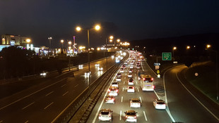 İstanbul'da tatil dönüşü trafiği başladı