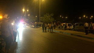 İzmir'de motosiklet refüje çarptı: 2 ölü