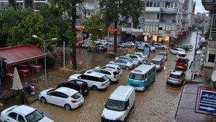 İzmir'de sağanak