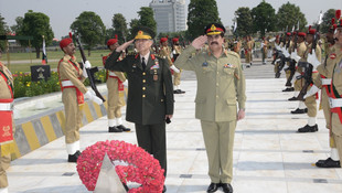Kara Kuvvetleri Komutanı Orgeneral Çolak Pakistan'da