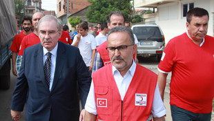 Kızılay'dan Makedonya'daki selzedelere yardım