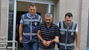 Kızlarının cesedini 21 yıl sakladılar