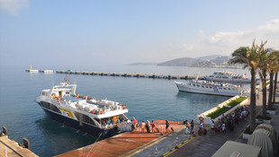 Kuşadası Limanı'nda bayram yoğunluğu