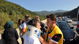 Lastiği patlayan minibüs devrildi: 8 yaralı