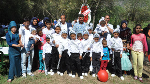 Mevsimlik tarım işçilerinin çocukları için sünnet şöleni