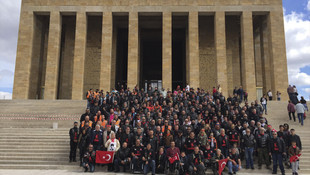 Motor tutkunları, gazilerle Anıtkabir'i ziyaret etti