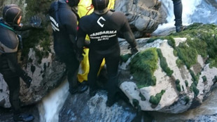 Oğlunu kurtarmak isteyen babanın suda kaybolması