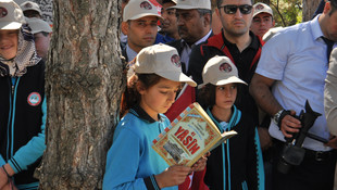 Öğrencilerden Ömer Halisdemir'in kabrine ziyaret