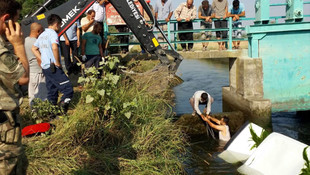 Otomobil sulama kanalına devrildi: 1 ölü
