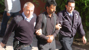 Otomobilin yayaya çarpma anı görüntülendi