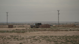 PYD karargahına ABD bayraklarının asılması