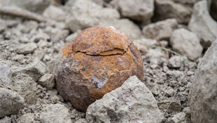 Roma dönemine ait yüzlerce taş gülle bulundu