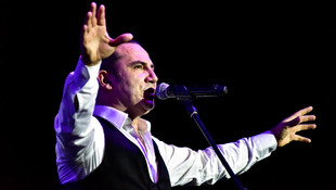 Sanatçı Ferhat Göçer'den şehit aileleri ve polis yararına konser