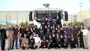 Savaş muhabirlerinin eğitimi gerçeği aratmıyor