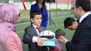 Şehidin adı doğum gününde okula verildi