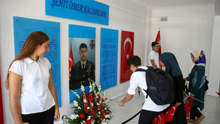 Şehit Halisdemirin adının yaşatıldığı okulda tören yapıldı