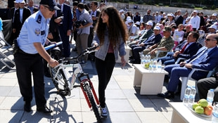 Erzurumda şehit ve gazi çocuklarına bisiklet hediye edildi
