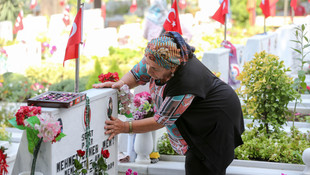 Şehitlere bayram ziyareti