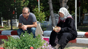 Şehitlerini yalnız bırakmadılar