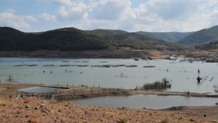 Sular çekildi, eski köy ortaya çıktı