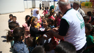 Suriyeli yetimlerin bayram sevinci