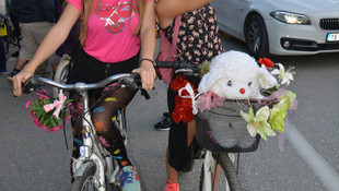 Süslü Kadınlar Bisiklet Turu