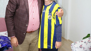 Yalova Belediye Başkanı Salman'dan şehit kızına forma