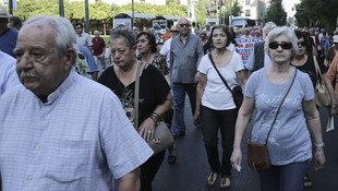 Yunanistan'da kemer sıkma karşıtı gösteri