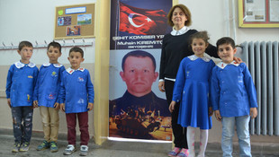 15 Temmuz şehitlerinin fotoğrafları sınıflara asıldı