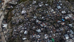 Son 10 yılın en büyüğü olan Matthew Kasırgasında 900 kişi hayatını kaybetti