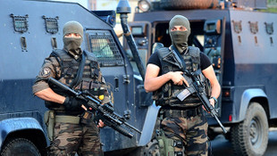 Yapılan bombalı saldırı sonucunda 1 asker şehit olurken 4 asker ile 1 korucu yaralandı