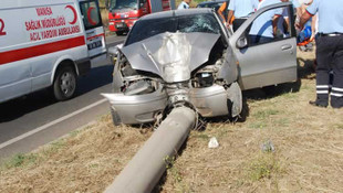 Cenaze dönüşünde olan aracın kaza yapması sonucunda Sakaryada 7 kişi yaralandı.