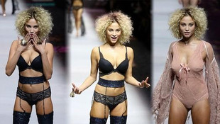 Paris Moda Haftasında defileye çıkan Rose Bertram izleyenleri kendine hayran bıraktı