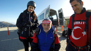 97 yaşında Cumhuriyet Bayramı'nı gökyüzünde kutladı