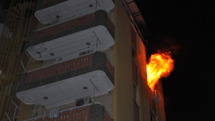 Adana'da öğrenci yurdunda yangın