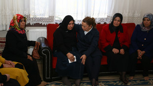 AK Parti Genel Başkan Yardımcısı Çalık, şehit ailesini ziyaret etti