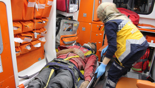 Aksaray'da kamyonet devrildi: 4 yaralı