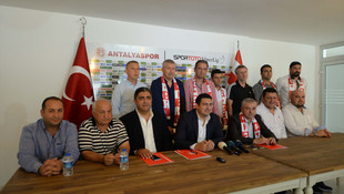 Antalyaspor, Rıza Çalımbay ile sözleşme imzaladı