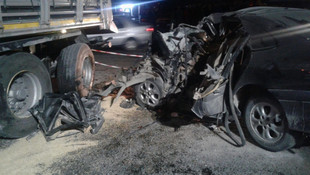 Balıkesir'de otomobil ile kamyon çarpıştı: 1 ölü