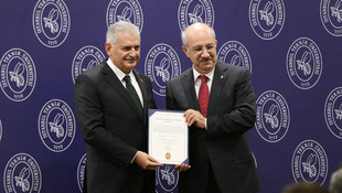 Başbakan Yıldırım'a Altın Arı Ödülü